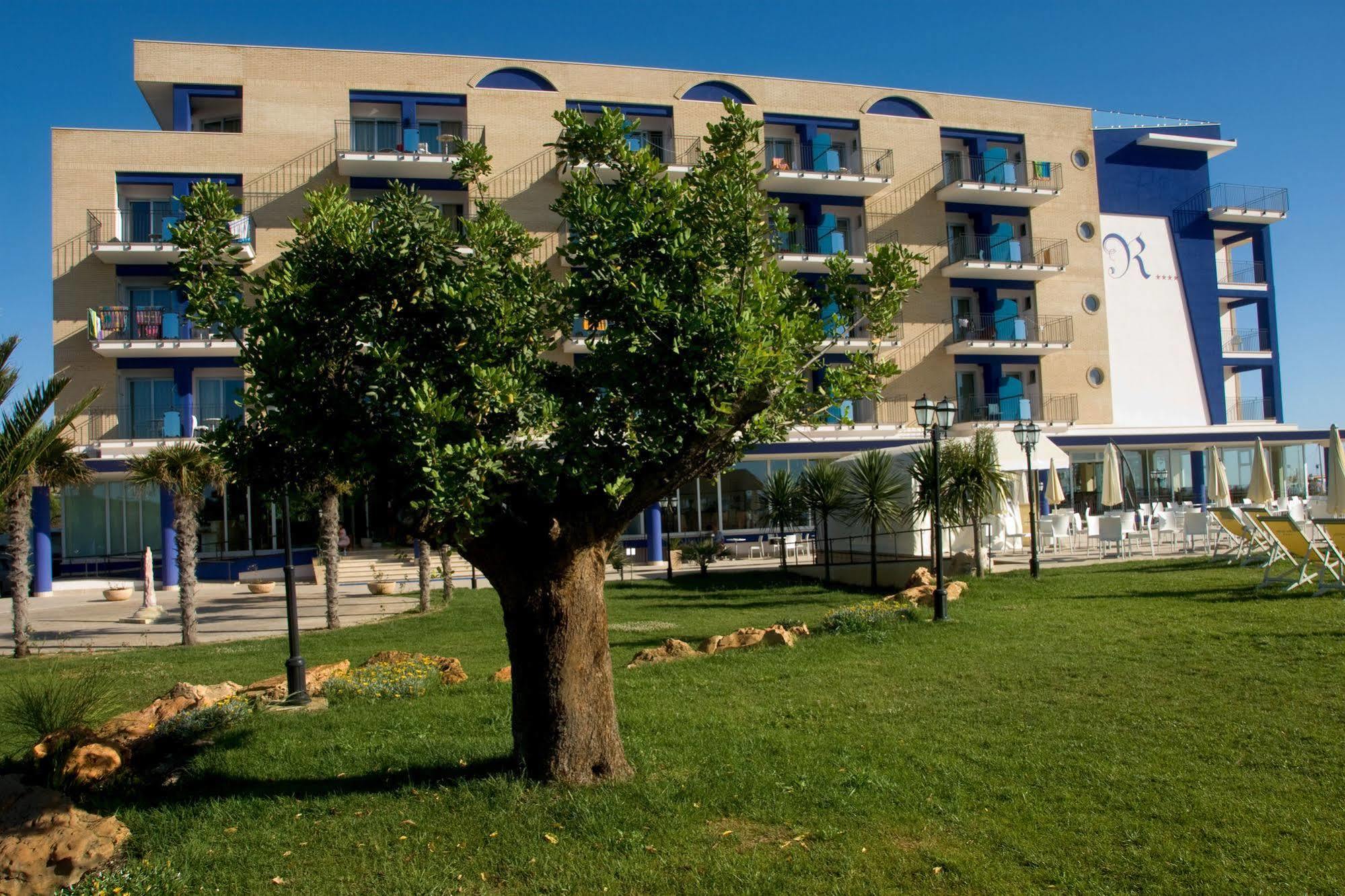 玫瑰酒店（Hotel Roses Roseto Degli Abruzzi）